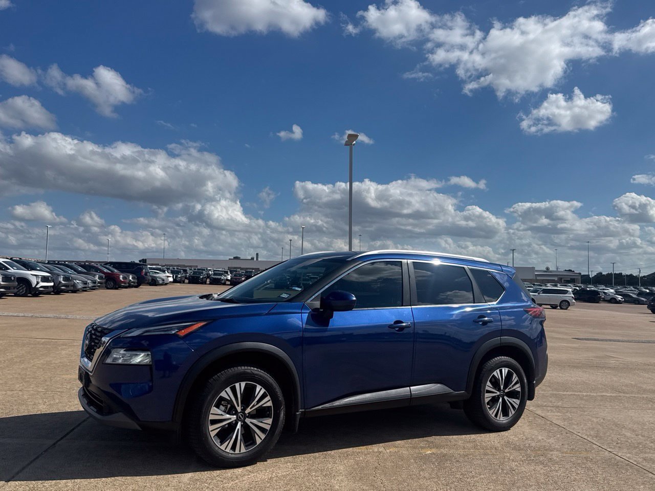 Certified 2023 Nissan Rogue SV w/ SV Premium B Package FWD image 13