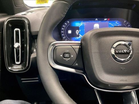 Certified 2023 Volvo XC40 B5 Plus w/ Climate Package AWD/4WD image 11
