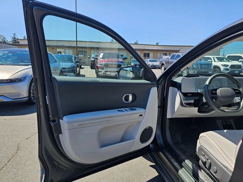 Used 2023 Hyundai Ioniq 5 Limited AWD/4WD image 18