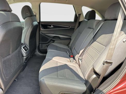 Used 2017 Kia Sorento AWD image 13