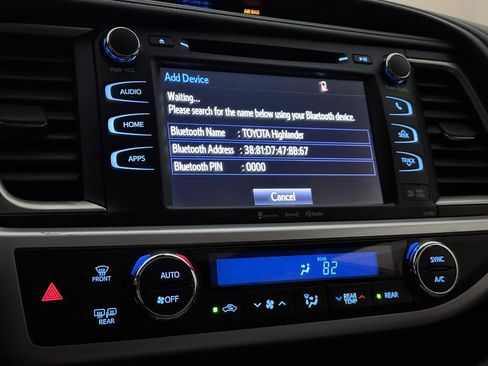 Used 2019 Toyota Highlander XLE AWD/4WD image 36
