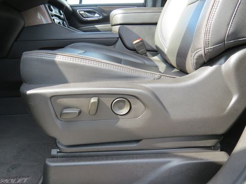 Used 2022 Chevrolet Tahoe High Country AWD/4WD image 18