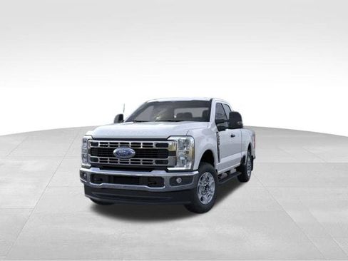 New 2026 Ford F350 XLT image 2
