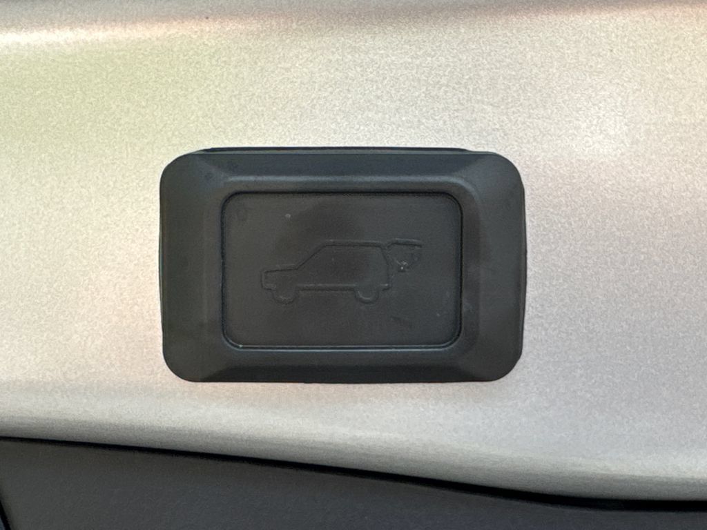 Used 2022 Toyota RAV4 XLE Premium FWD image 21