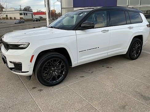 Used 2023 Jeep Grand Cherokee L Summit image 11