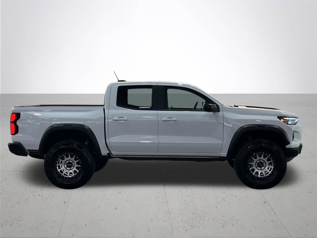 Used 2025 Chevrolet Colorado ZR2 w/ Technology Package AWD/4WD image 9