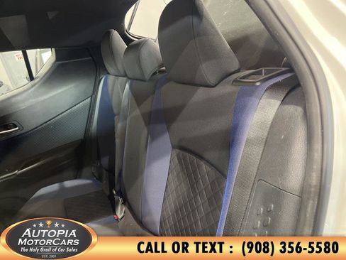 Used 2021 Toyota C-HR XLE image 17