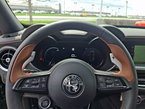 New 2025 Alfa Romeo Stelvio Sprint AWD/4WD image 9