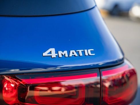 Used 2021 Mercedes-Benz GLB 250 4MATIC image 8