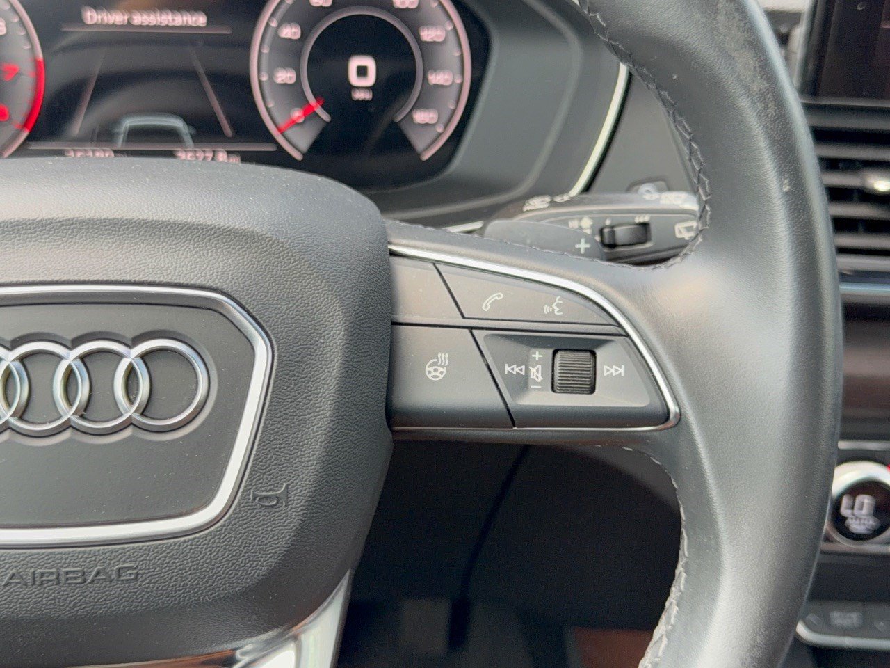 Used 2023 Audi Q5 2.0T Premium Plus w/ Premium Plus Package AWD/4WD image 19