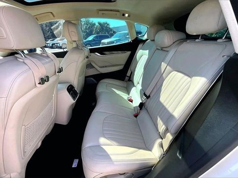 Used 2020 Maserati Levante GranLusso image 17