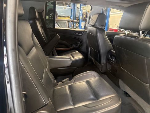 Used 2019 Chevrolet Suburban Premier image 5