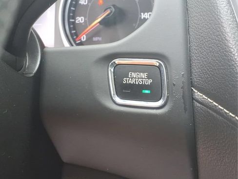 Used 2021 GMC Acadia SLE w/ Driver Convenience Package FWD image 13