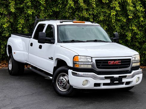 Used 2007 GMC Sierra 3500 SLT w/ Heavy-Duty Power Package AWD/4WD image 1