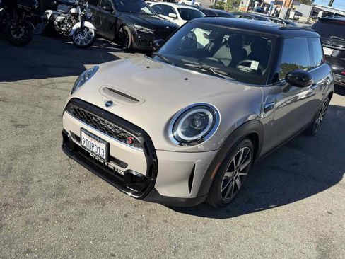Used 2022 MINI Cooper S image 3