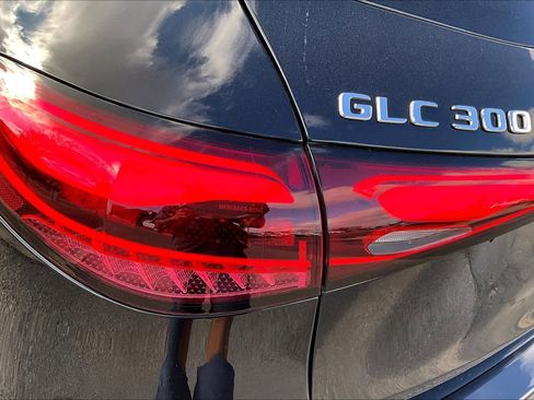 Used 2025 Mercedes-Benz GLC 300 image 28