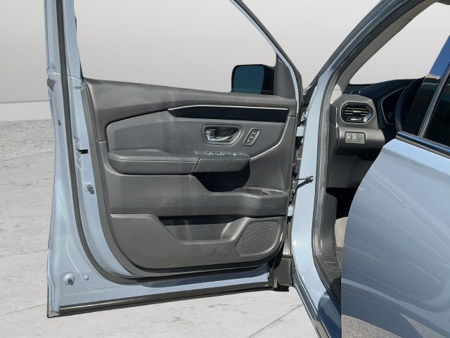 Used 2025 Honda Pilot Touring image 19