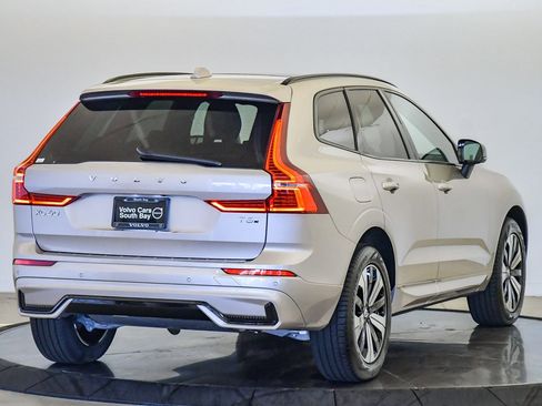 Certified 2025 Volvo XC60 T8 Core w/ Protection Package Premier image 5