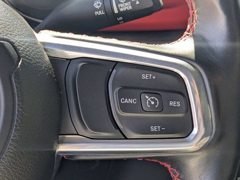 Used 2021 Jeep Gladiator Rubicon w/ Cold Weather Group AWD/4WD image 18