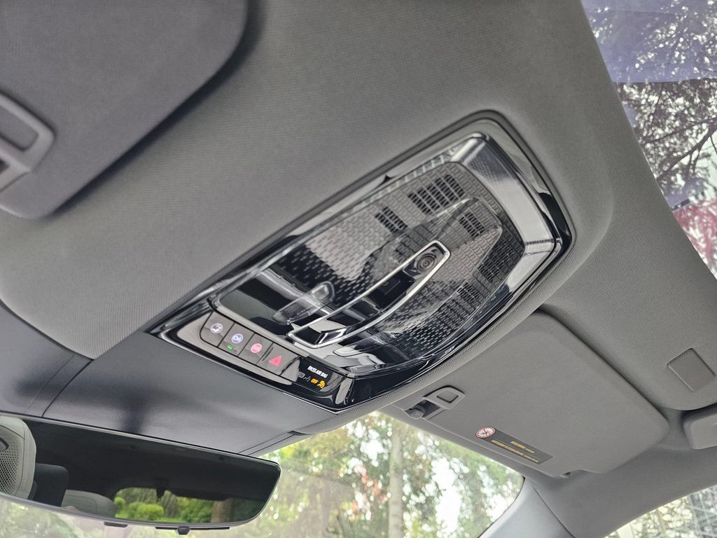 New 2026 Cadillac Escalade IQ Sport 1 w/ LPO, Floor Liner Package AWD/4WD image 31