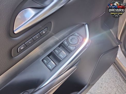 Used 2024 Cadillac XT4 Premium Luxury FWD image 11