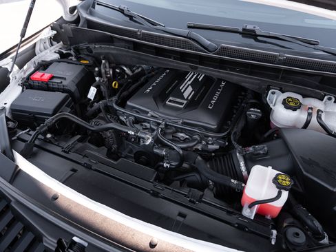 Used 2023 Cadillac Escalade V w/ LPO, ONYX Package image 36