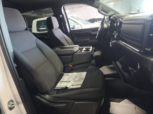 Used 2023 GMC Sierra 1500 SLE w/ Enhanced Capability Package AWD/4WD image 5
