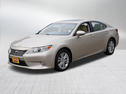 Used 2015 Lexus ES 350 w/ Premium Package FWD image 3