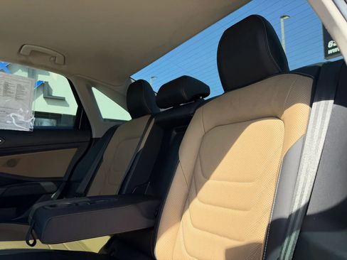 Used 2021 Volkswagen Jetta SEL Premium image 38