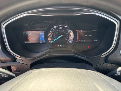 Used 2020 Ford Fusion SE FWD image 11