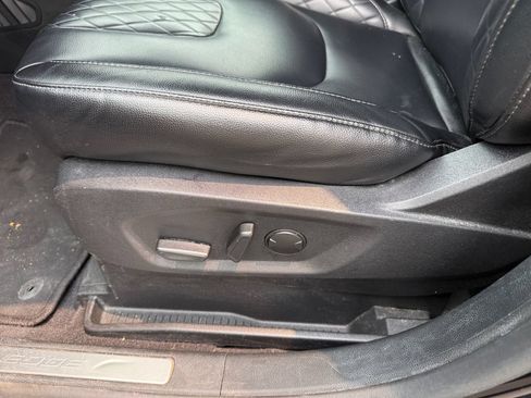 Used 2024 Ford Edge Titanium AWD/4WD image 13