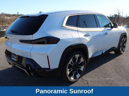 Used 2023 BMW XM AWD/4WD image 9