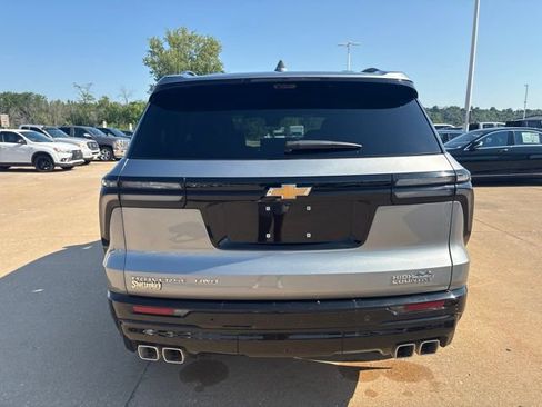 Used 2026 Chevrolet Traverse High Country AWD/4WD image 4
