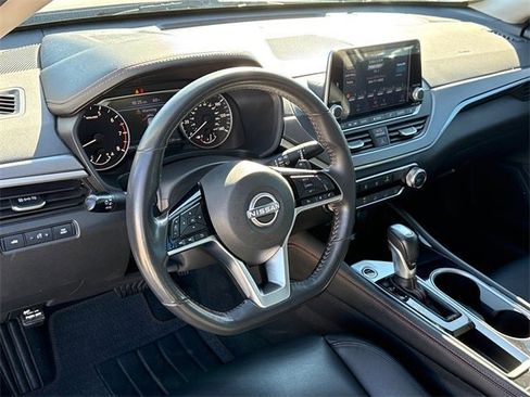 Used 2024 Nissan Altima 2.5 SR image 18