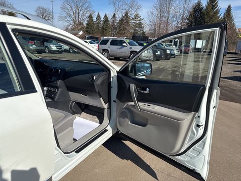 Used 2015 Nissan Rogue S w/ Convenience Package image 17