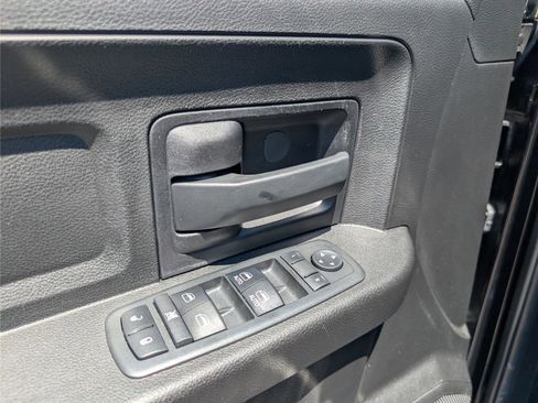 Used 2018 RAM 2500 Tradesman w/ Chrome Appearance Group AWD/4WD image 18
