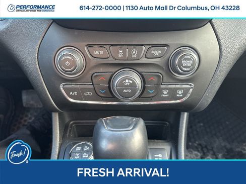 Used 2022 Jeep Cherokee Trailhawk w/ Sun, Sound & Nav Group image 21