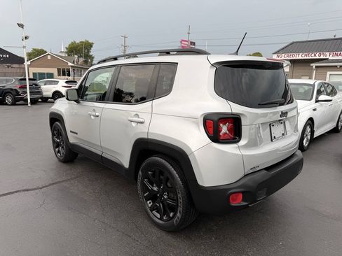 Used 2017 Jeep Renegade Altitude FWD image 6