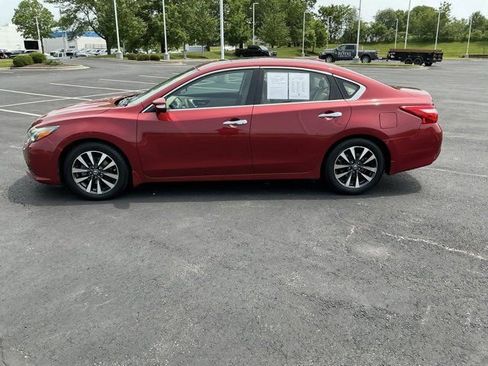Used 2016 Nissan Altima 2.5 SL w/ 2.5 Technology w/LED Package FWD image 9