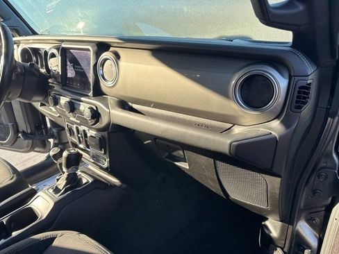 Used 2022 Jeep Wrangler Unlimited Sahara w/ Cold Weather Group image 34