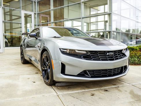 Used 2023 Chevrolet Camaro LT image 4