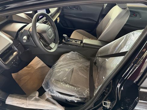 New 2026 Toyota Prius LE FWD image 11