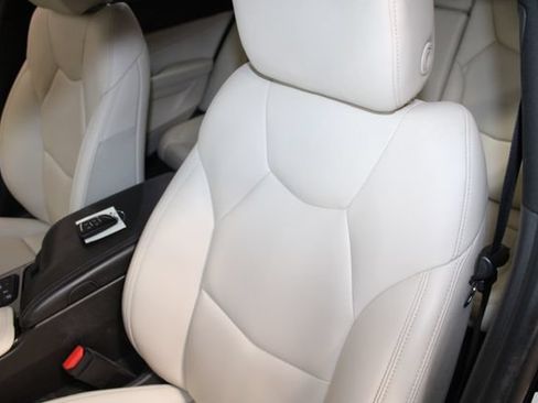 Used 2021 Cadillac CT4 Luxury w/ Cold Weather Package AWD/4WD image 8