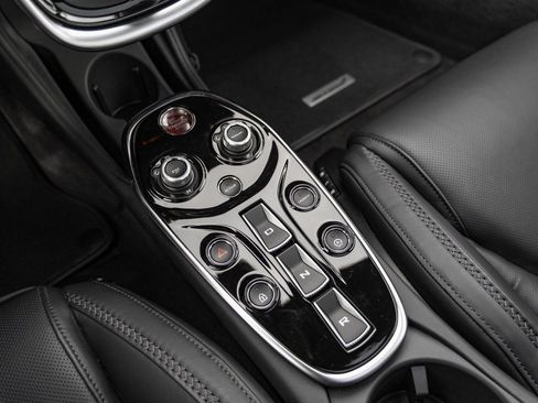 Used 2023 McLaren GT image 21