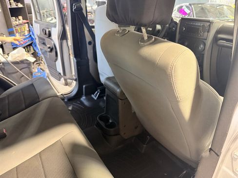 Used 2009 Jeep Wrangler Unlimited X AWD/4WD image 9