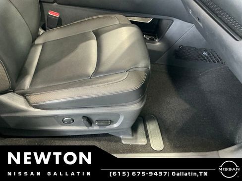 Used 2025 Nissan Pathfinder SL w/ Cargo Package FWD image 9