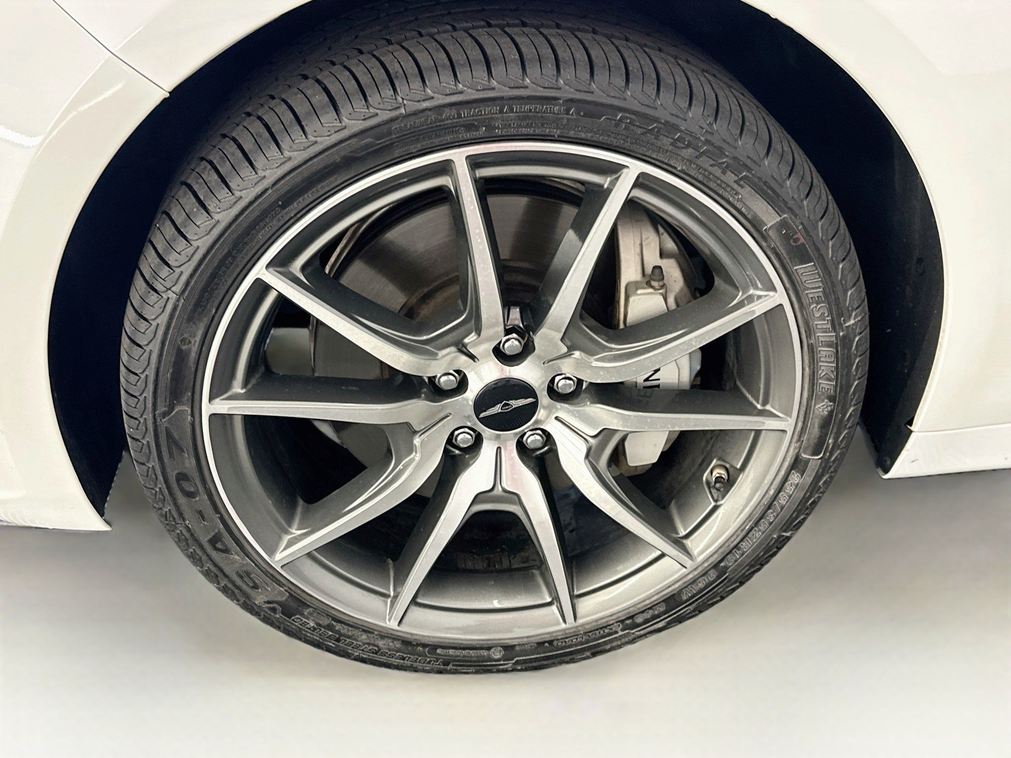 Used 2025 Genesis G70 2.5T AWD/4WD image 11