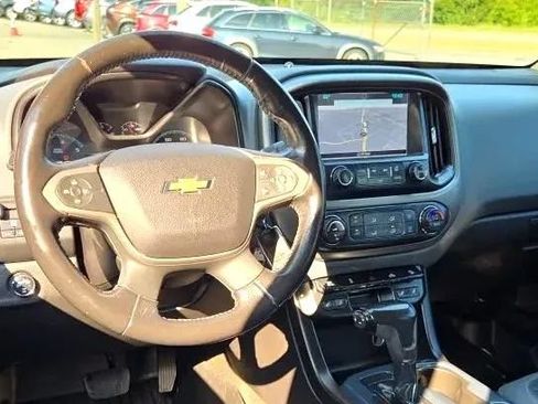 Used 2017 Chevrolet Colorado Z71 AWD/4WD image 8