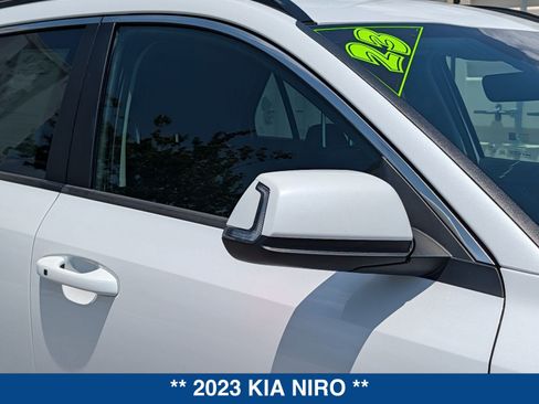 Used 2023 Kia Niro EX FWD image 11