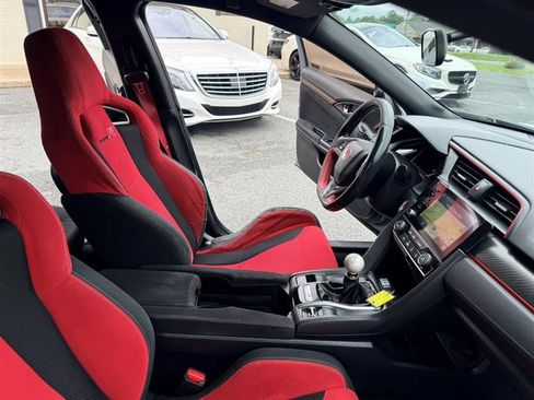Used 2019 Honda Civic Type R image 13